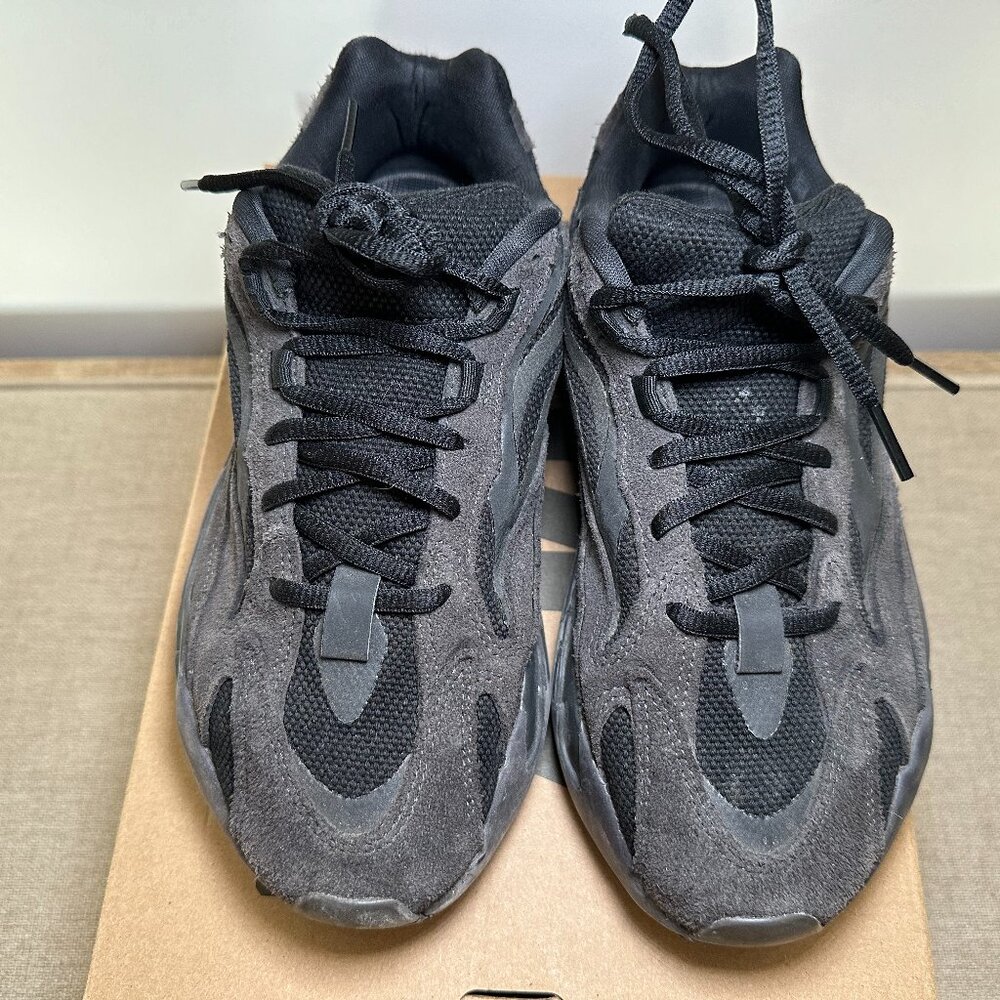 Adidas Yeezy Boost 700 V2 VANTA Black size 7  FU6684 * Pre- Owned*